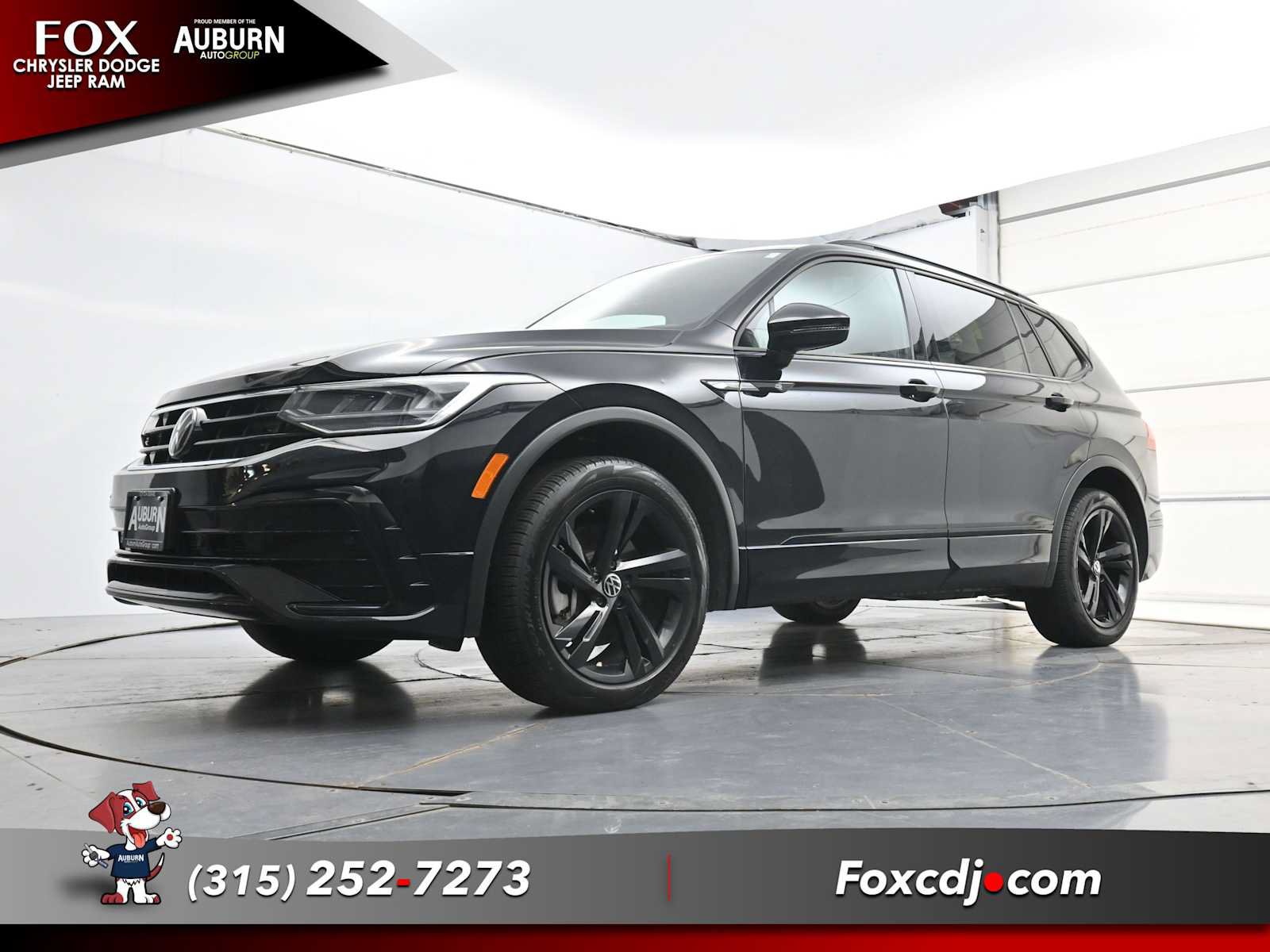 Used 2024 Volkswagen Tiguan SE R-Line AWD/4WD image 21