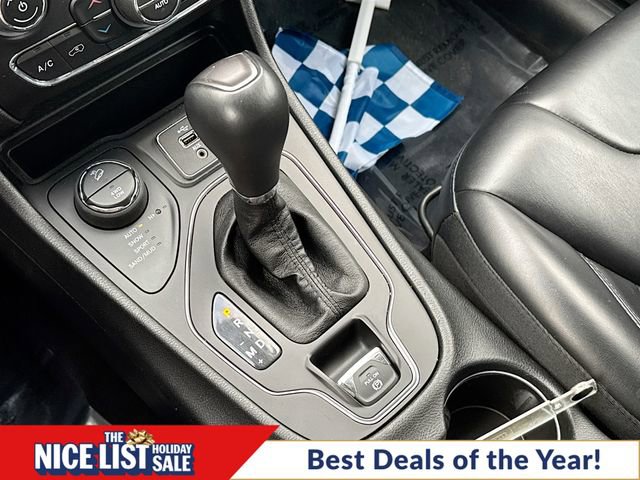 Used 2019 Jeep Cherokee Latitude Plus w/ Comfort/Convenience Group image 16