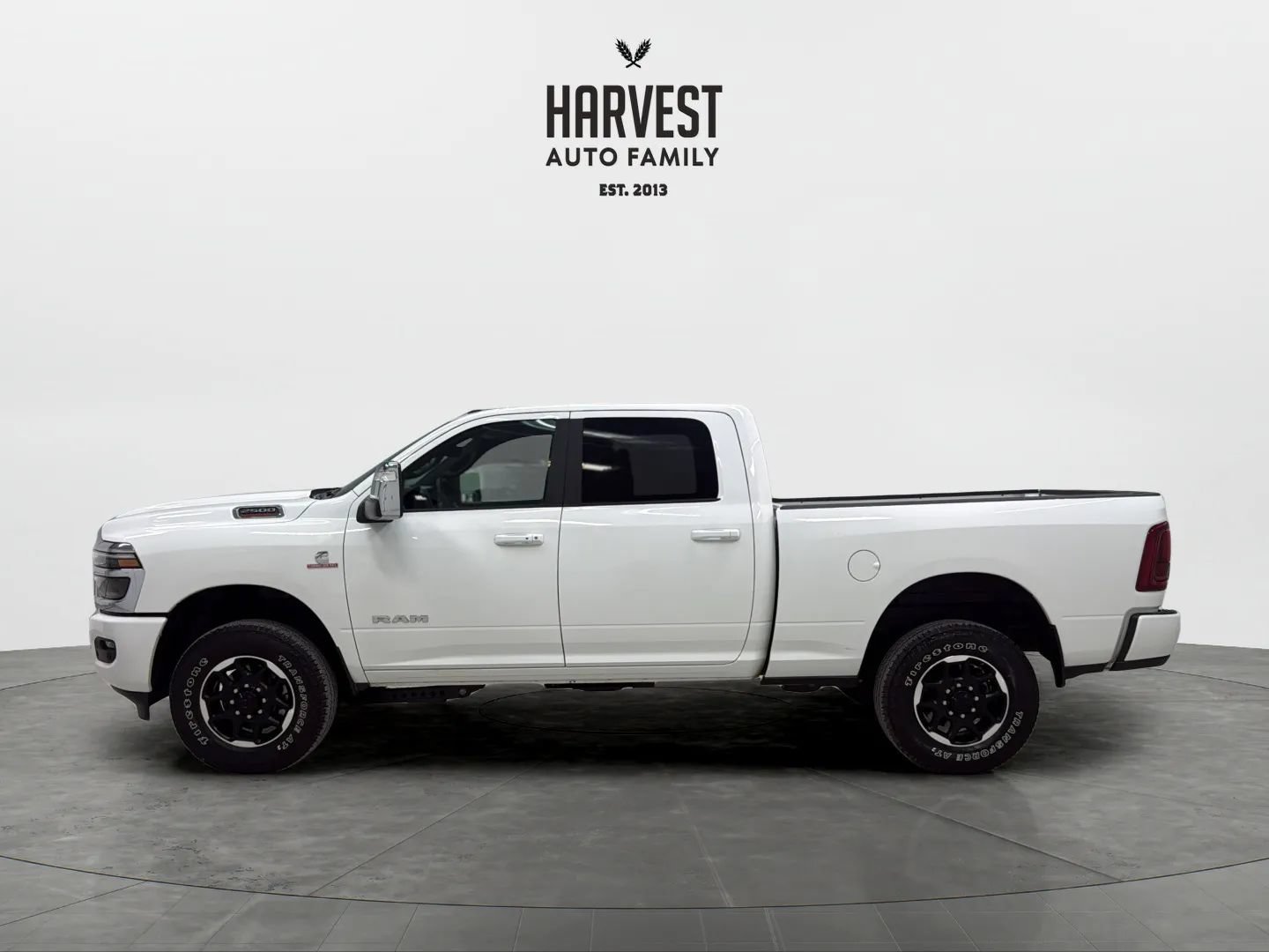 Used 2026 RAM 2500 Laramie AWD/4WD image 2