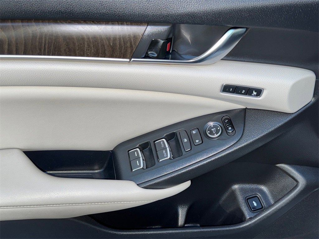 Used 2019 Honda Accord EX-L image 11