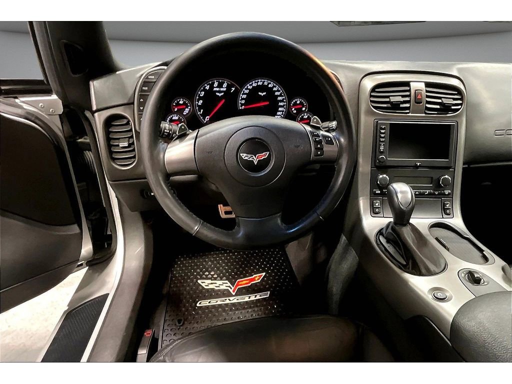 Used 2007 Chevrolet Corvette Coupe w/ Preferred Equipment Group RWD image 7