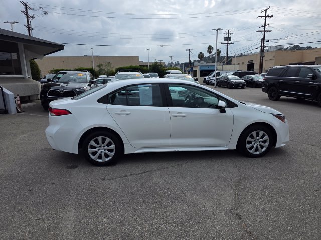 Used 2022 Toyota Corolla LE FWD image 3