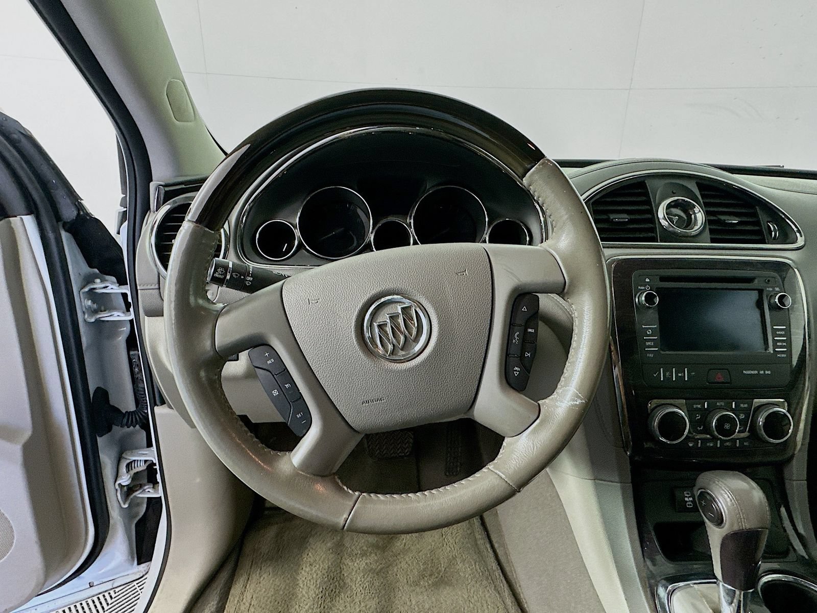 Used 2017 Buick Enclave Convenience FWD image 11