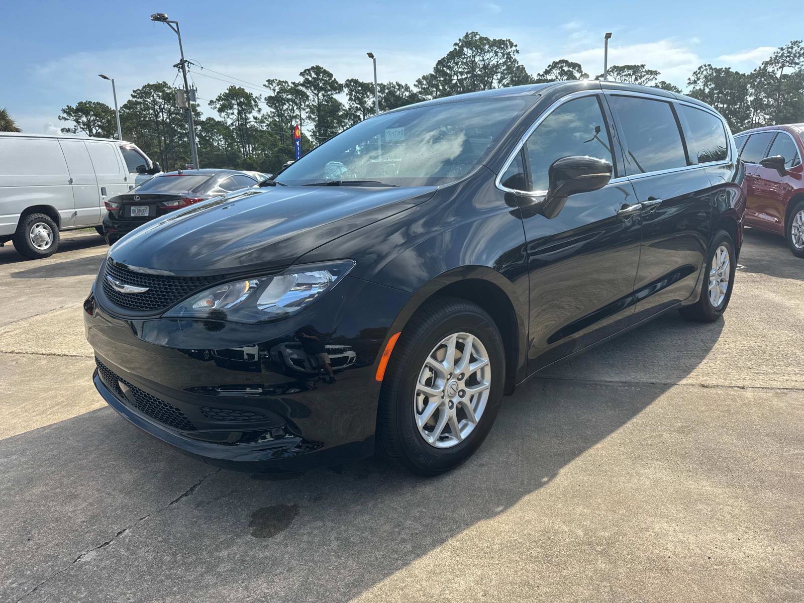 New 2026 Chrysler Voyager LX image 7