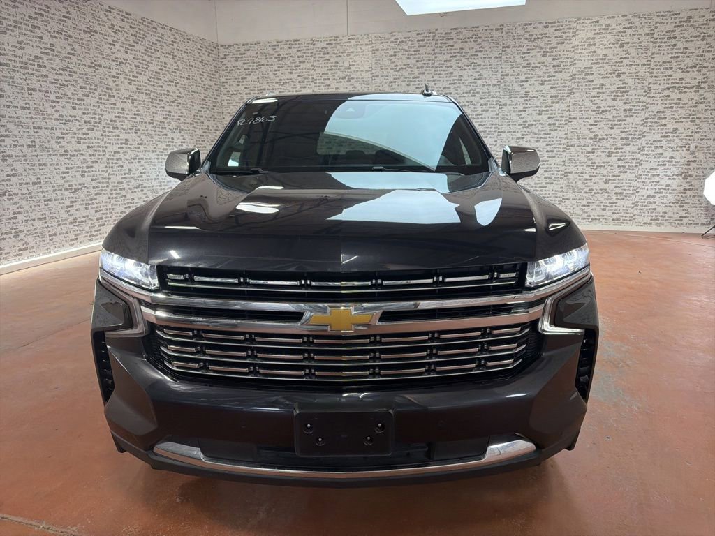Used 2023 Chevrolet Suburban Premier image 2