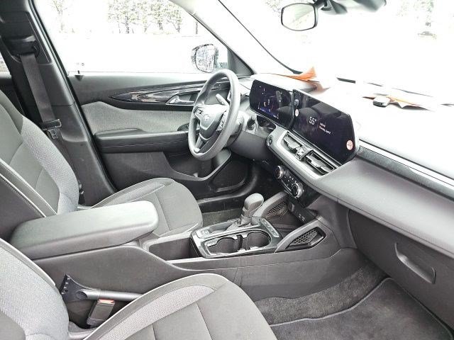 Used 2025 Chevrolet TrailBlazer LT AWD/4WD image 11