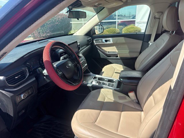 Used 2020 Ford Explorer XLT w/ Equipment Group 202A RWD image 13