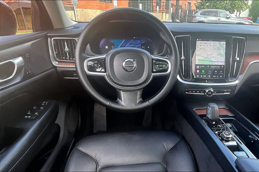 Certified 2025 Volvo V60 B5 Cross Country Plus AWD/4WD image 7