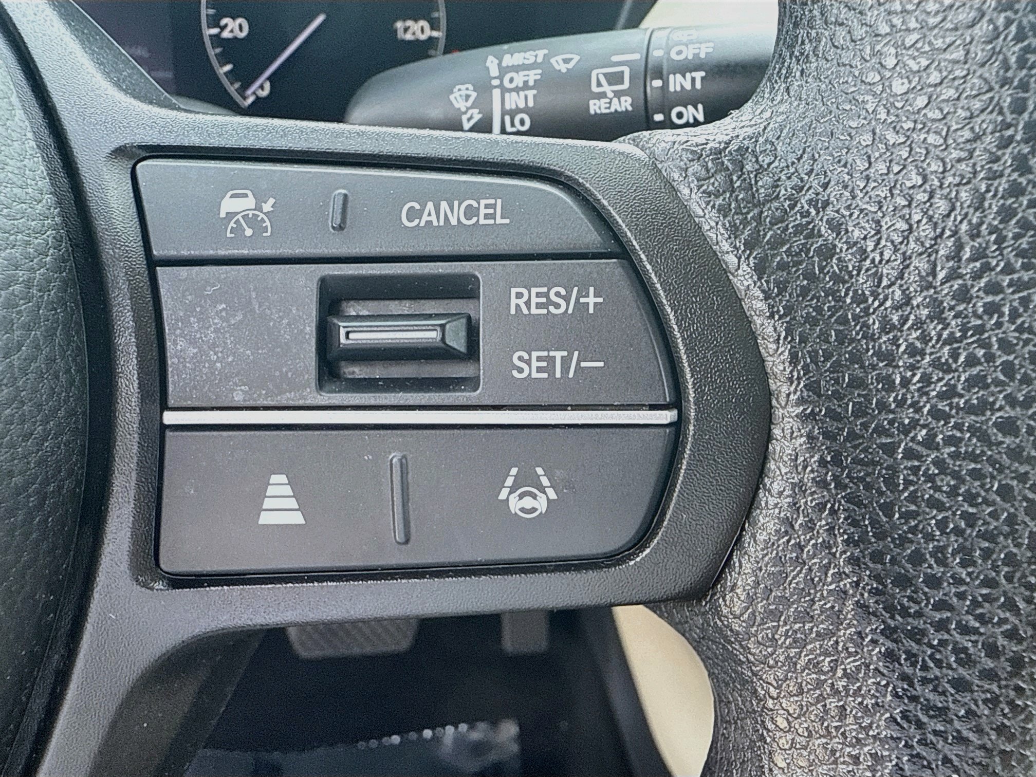 Used 2023 Honda HR-V LX image 36