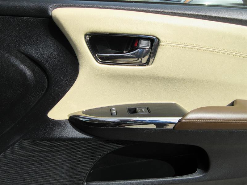 Used 2015 Toyota Avalon XLE Touring image 30