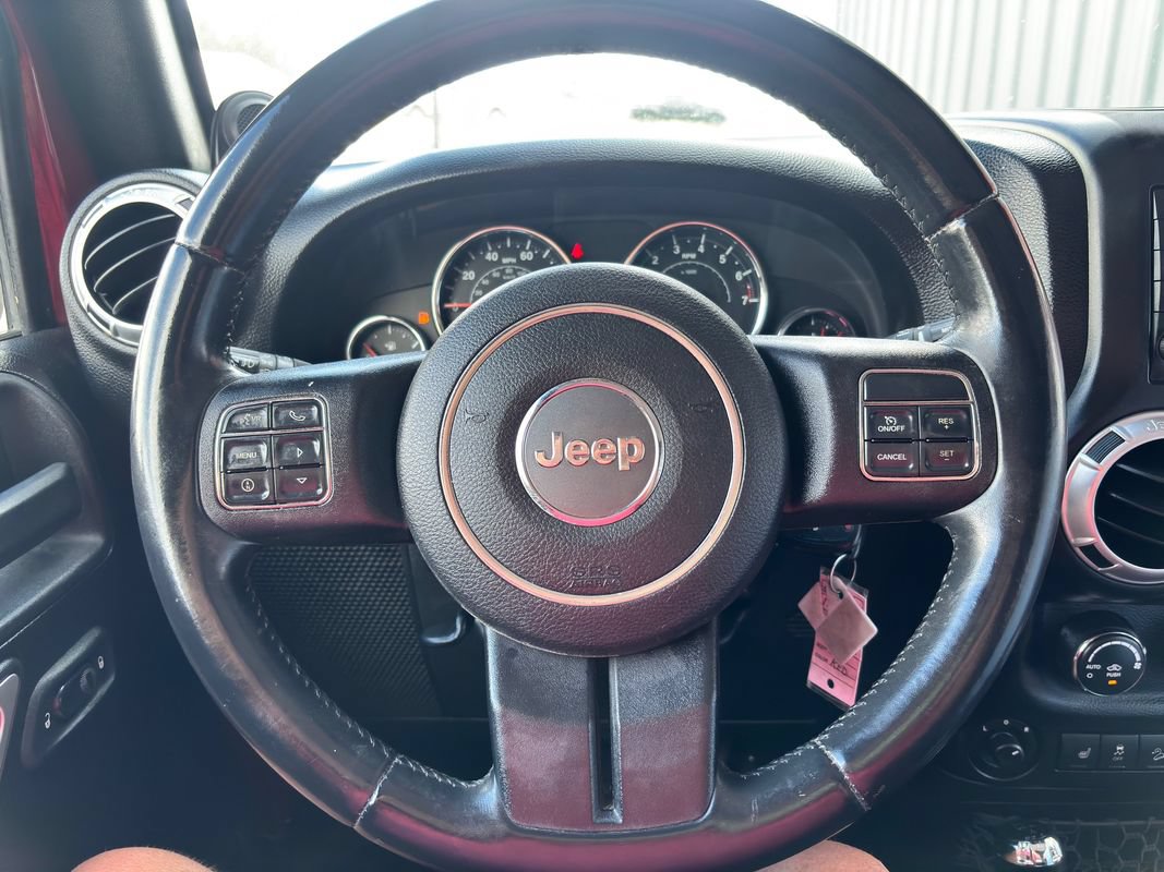 Used 2013 Jeep Wrangler Unlimited Sahara w/ Dual Top Group AWD/4WD image 30