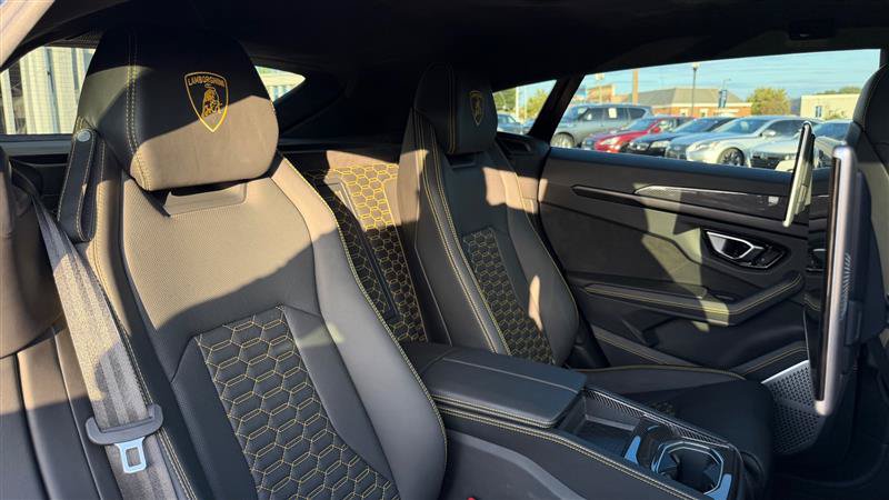 Used 2021 Lamborghini Urus AWD/4WD image 66