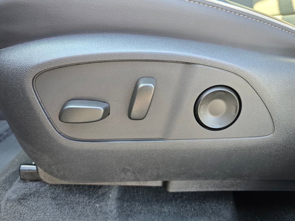 Certified 2025 Buick Enclave Sport Touring image 17