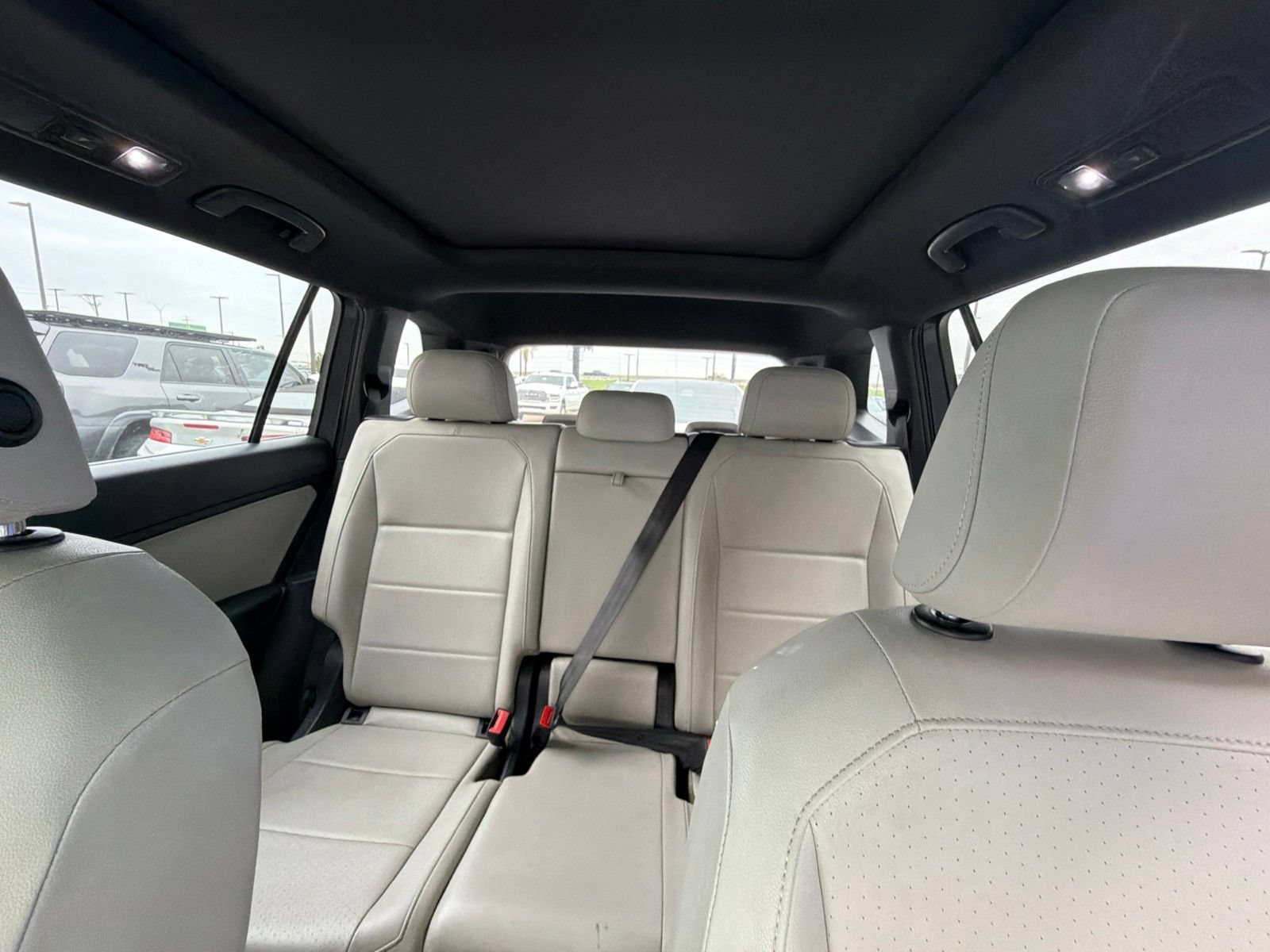 Used 2021 Volkswagen Tiguan SE R-Line FWD image 12