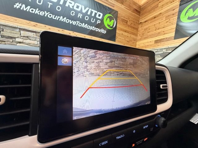 Used 2026 Hyundai Venue SEL FWD image 24
