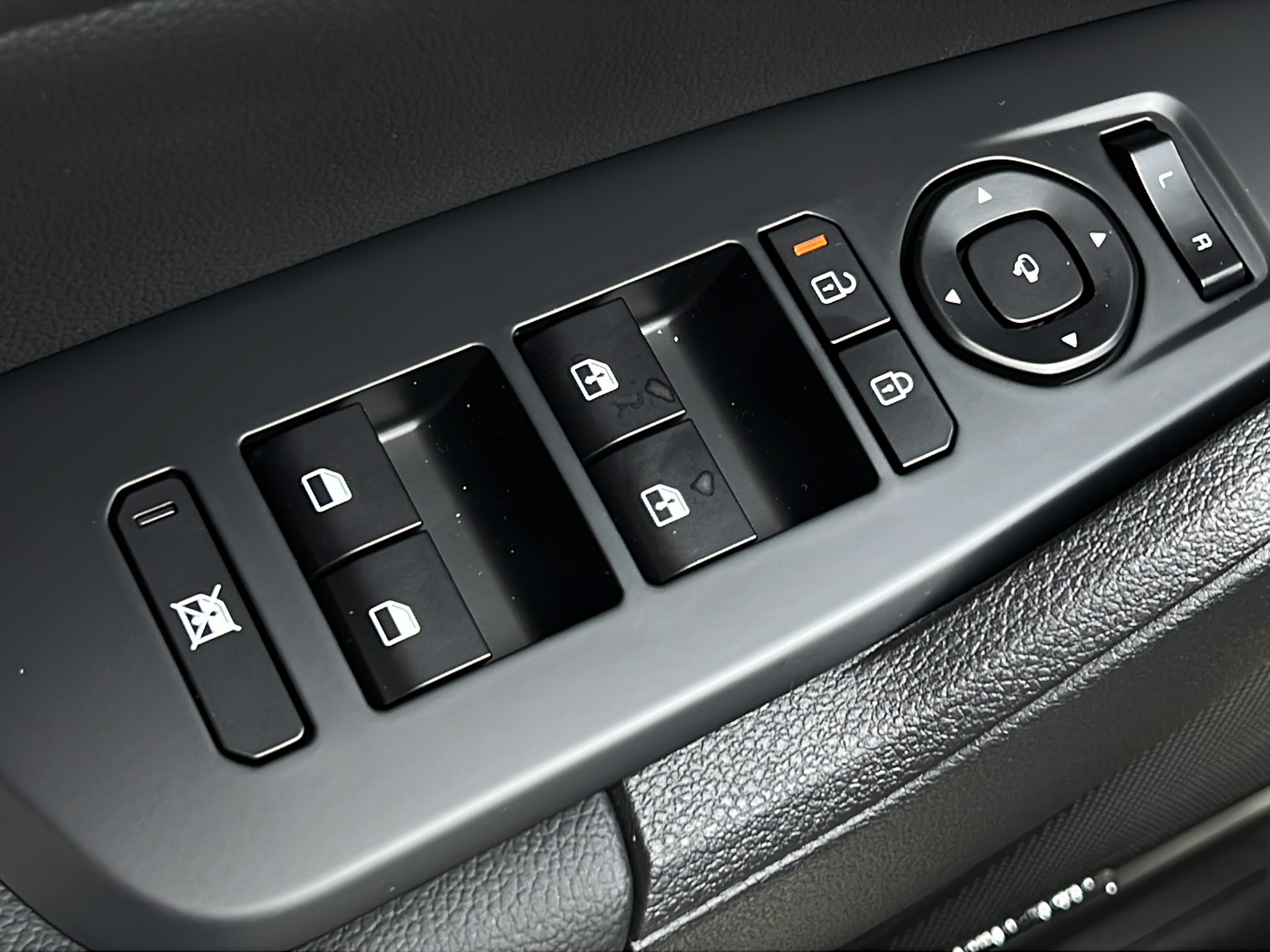 New 2026 Kia Sportage SX FWD image 19