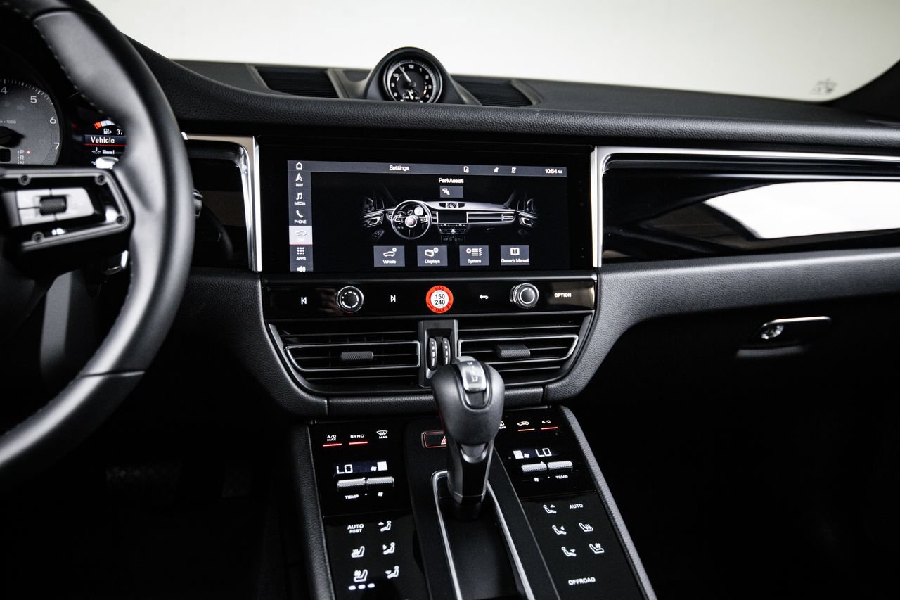 Certified 2026 Porsche Macan S AWD/4WD image 19