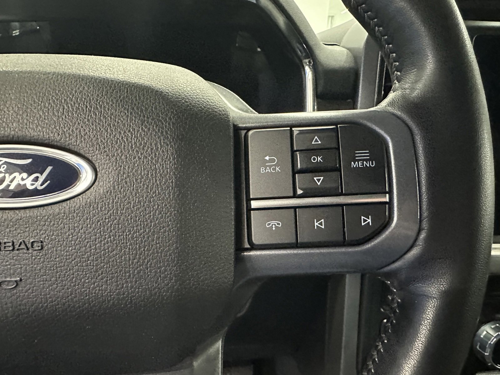 Used 2023 Ford F150 Lariat w/ Trailer Tow Package image 25