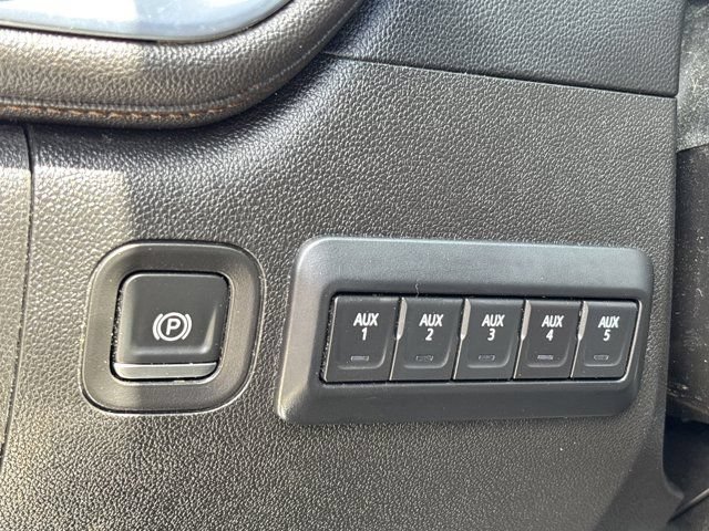 Used 2022 GMC Sierra 2500 AT4 w/ AT4 Premium Plus Package AWD/4WD image 28