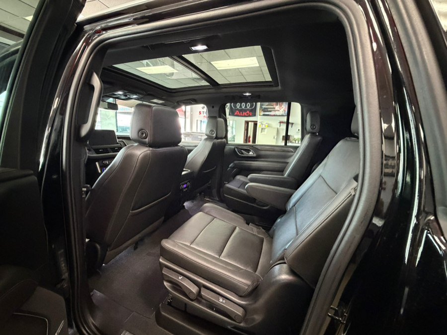 Used 2022 Chevrolet Suburban LT w/ LT Signature Plus Package AWD/4WD image 31
