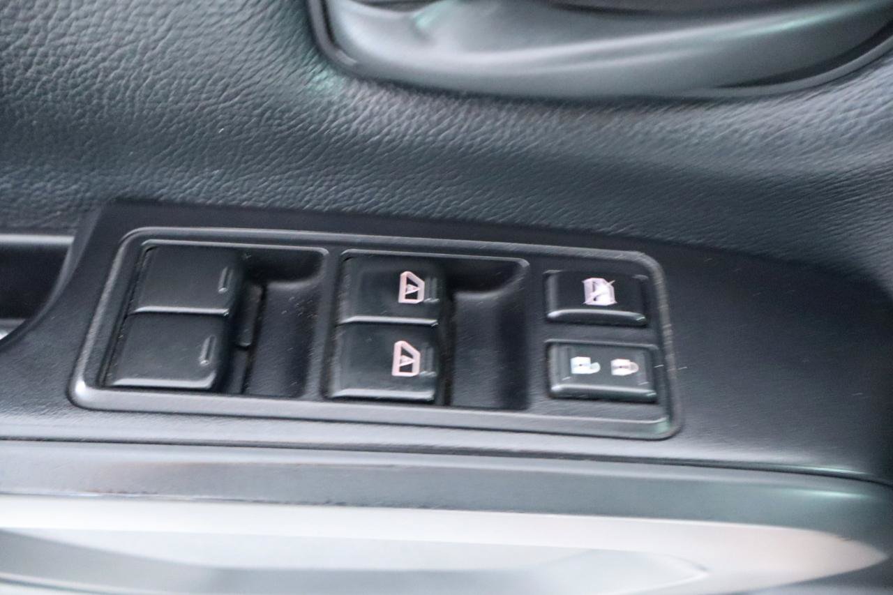Used 2017 Nissan Titan S AWD/4WD image 25