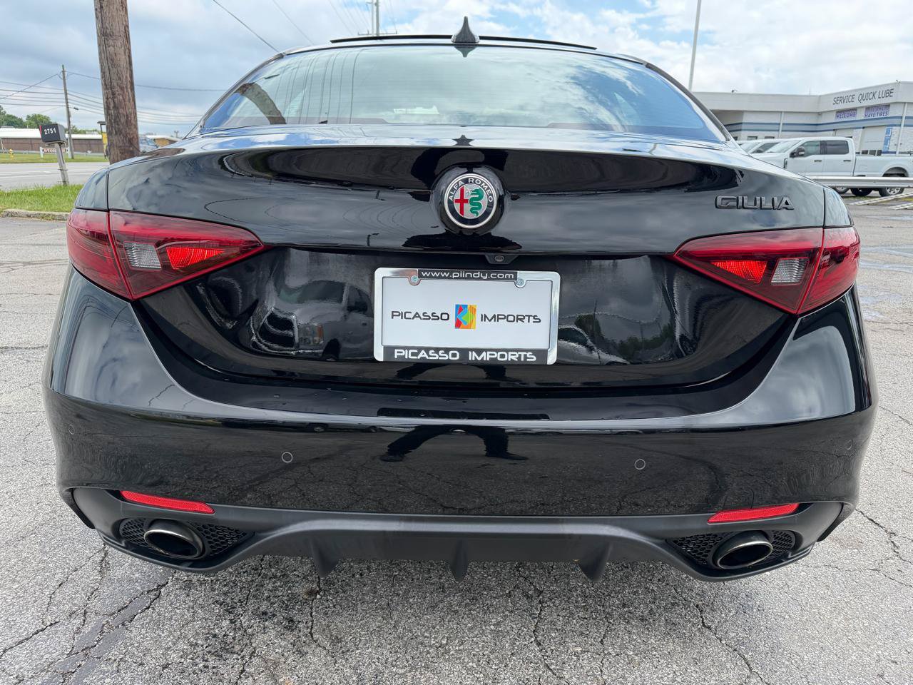 Used 2018 Alfa Romeo Giulia Ti Sport w/ Quick Order Package 22U Sport RWD image 10