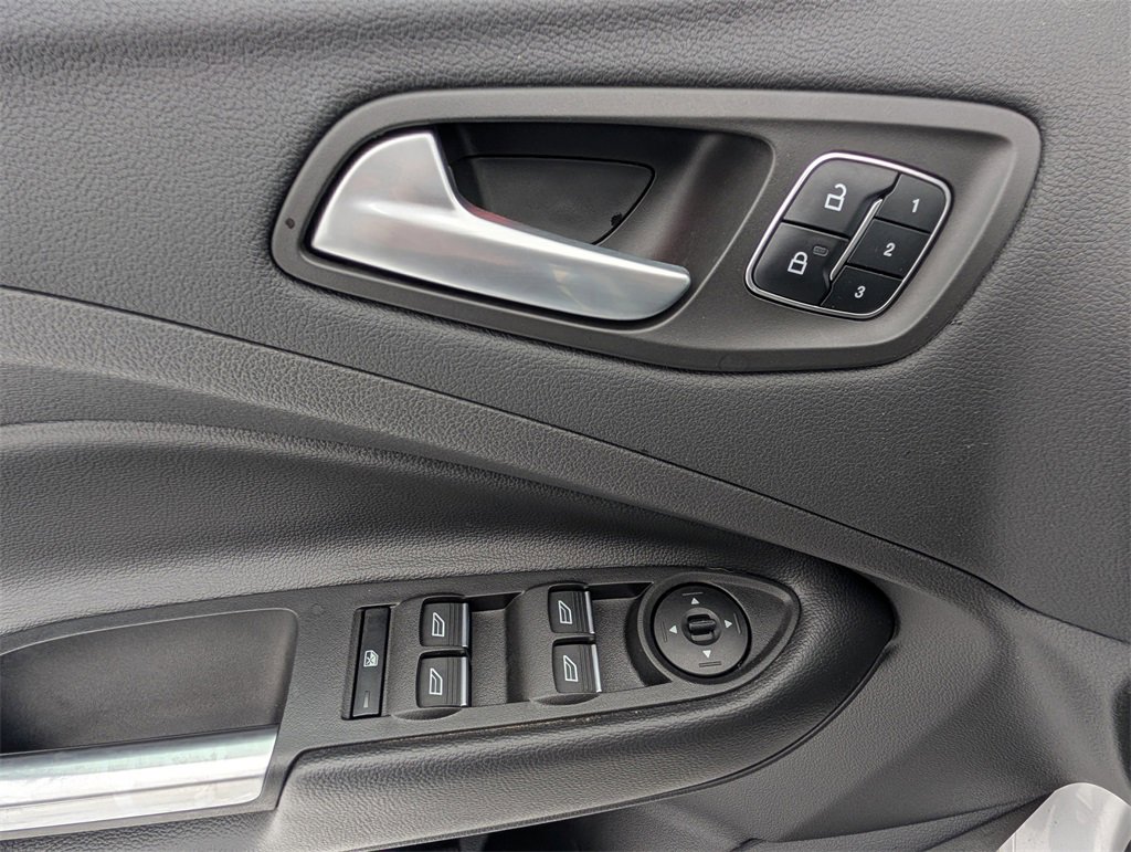 Used 2017 Ford Escape Titanium image 17