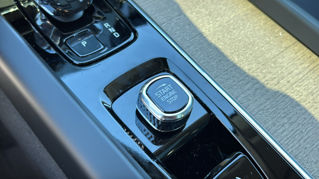 New 2027 Volvo XC60 B5 Ultra AWD/4WD image 15