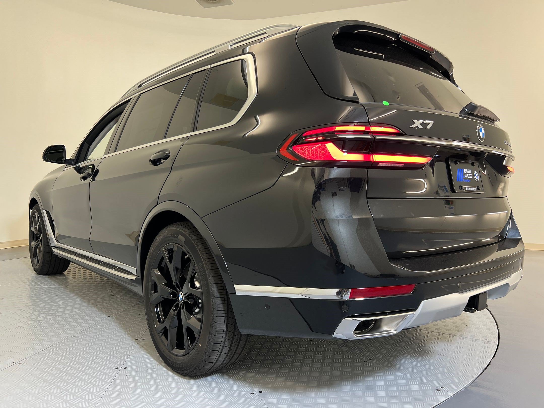 Used 2026 BMW X7 xDrive40i AWD/4WD image 3
