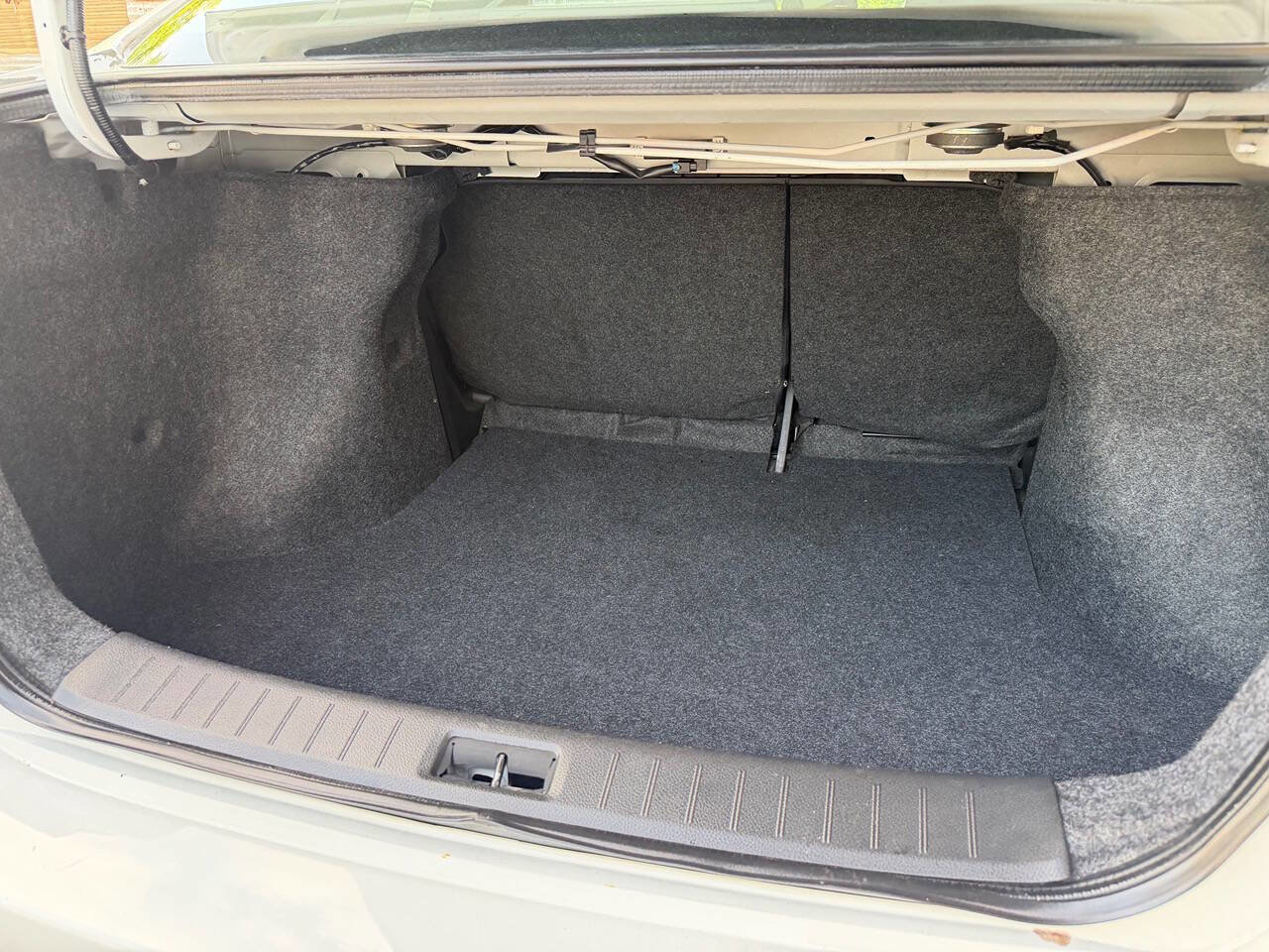 Used 2017 Nissan Sentra SV FWD image 31