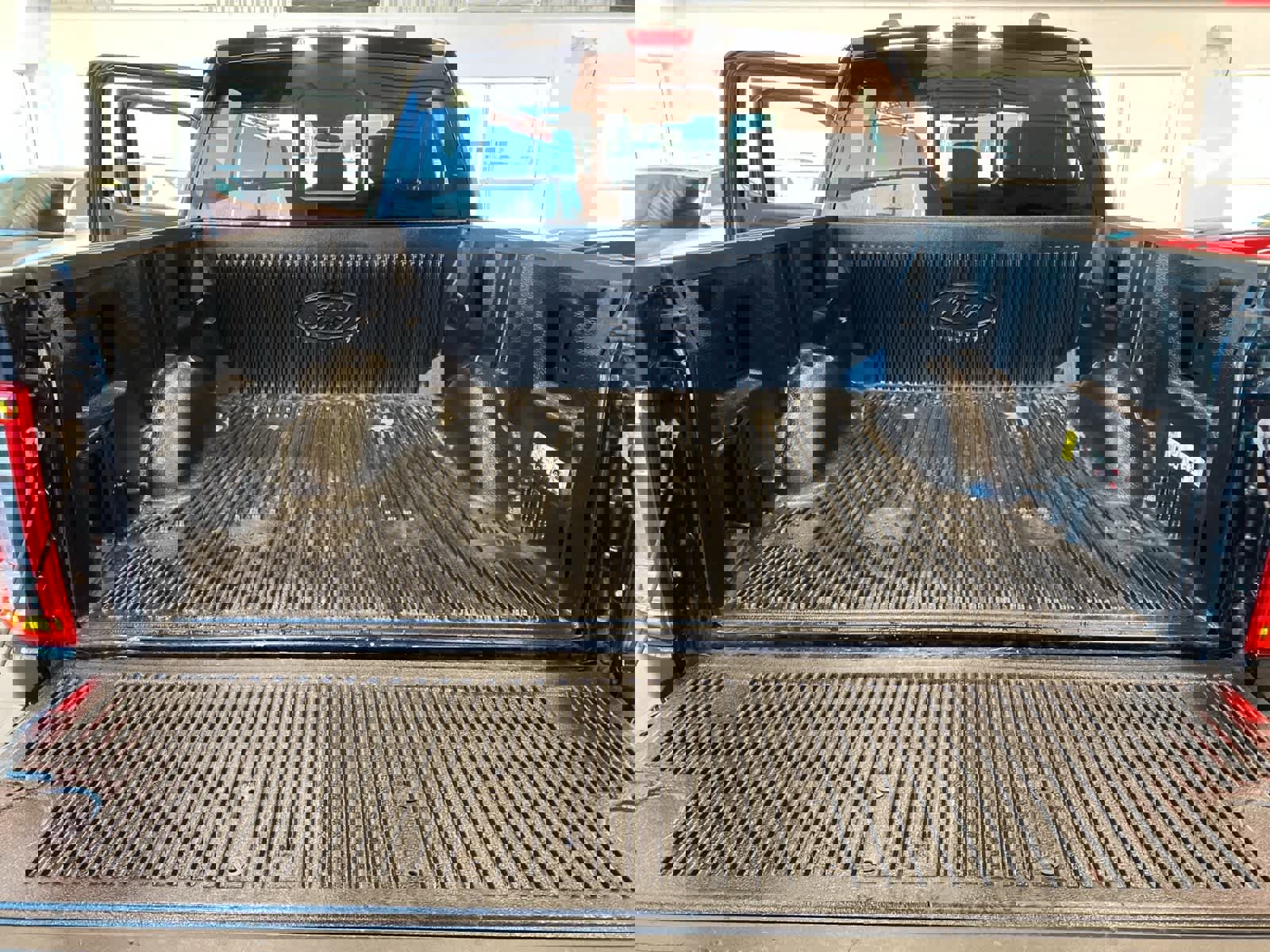 Certified 2023 Ford F150 Lariat w/ Equipment Group 502A High image 31