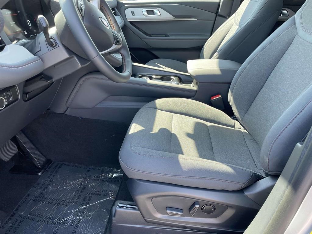 New 2025 Ford Explorer Active image 21