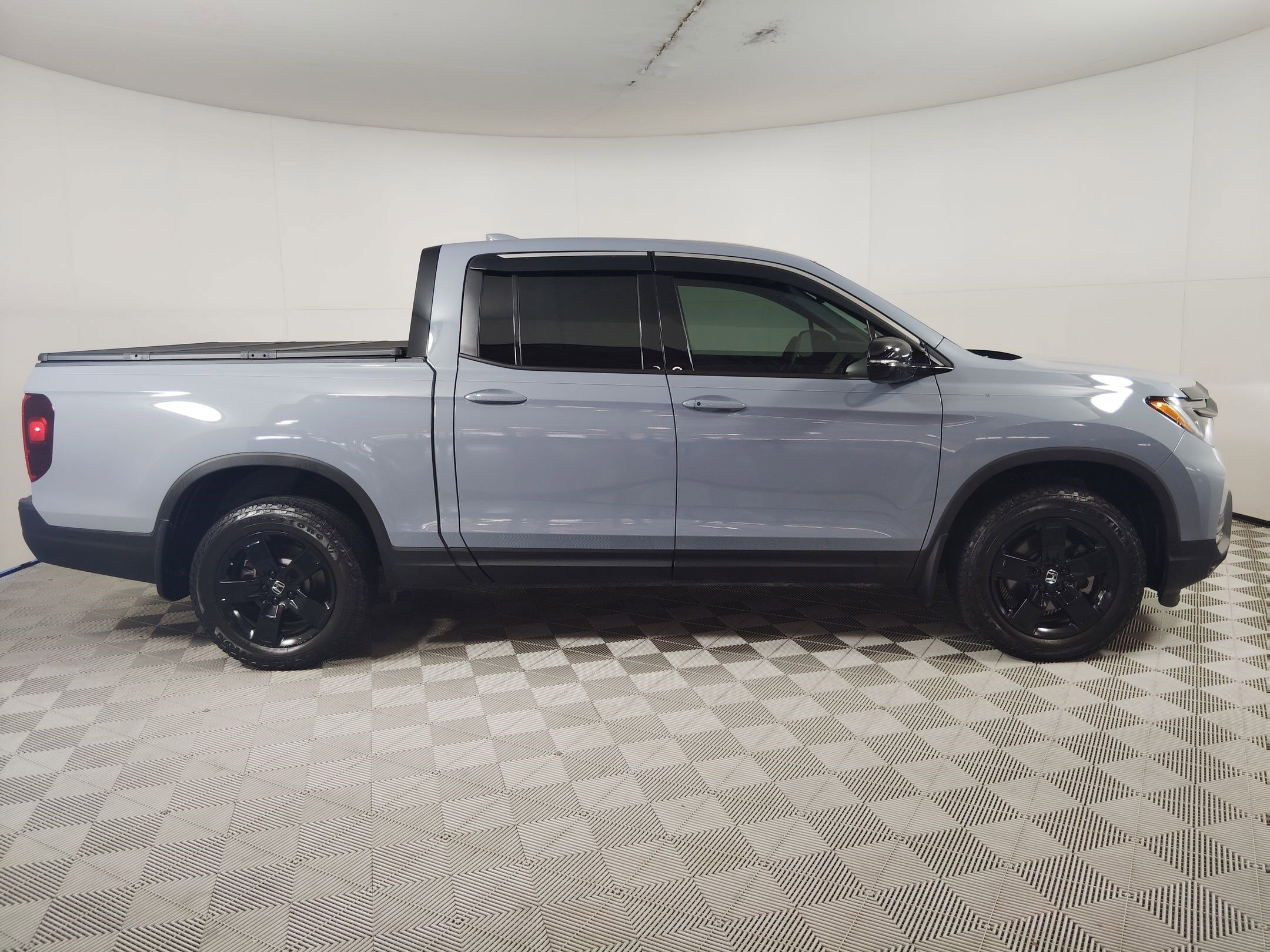 Certified 2025 Honda Ridgeline Black Edition image 8
