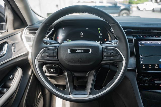 Used 2022 Jeep Grand Cherokee Limited 4xe image 39