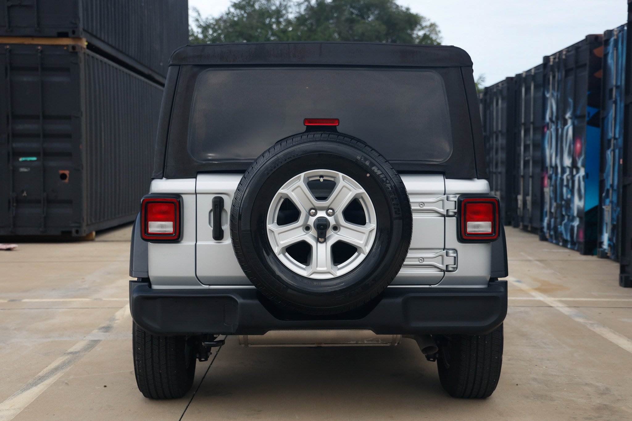 Used 2022 Jeep Wrangler Sport AWD/4WD image 11