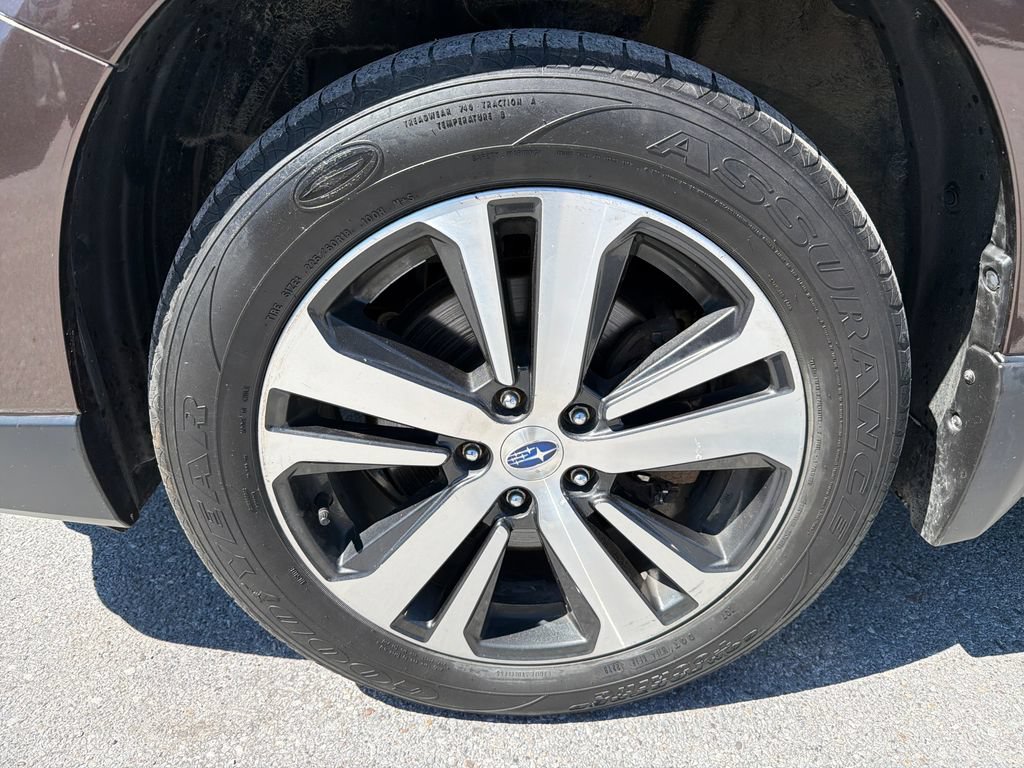 Used 2019 Subaru Outback 3.6R Limited AWD/4WD image 8