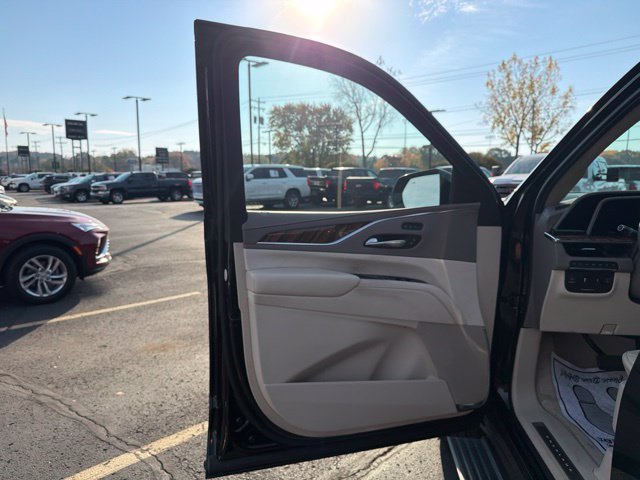 Used 2023 Cadillac Escalade Sport Platinum AWD/4WD image 12