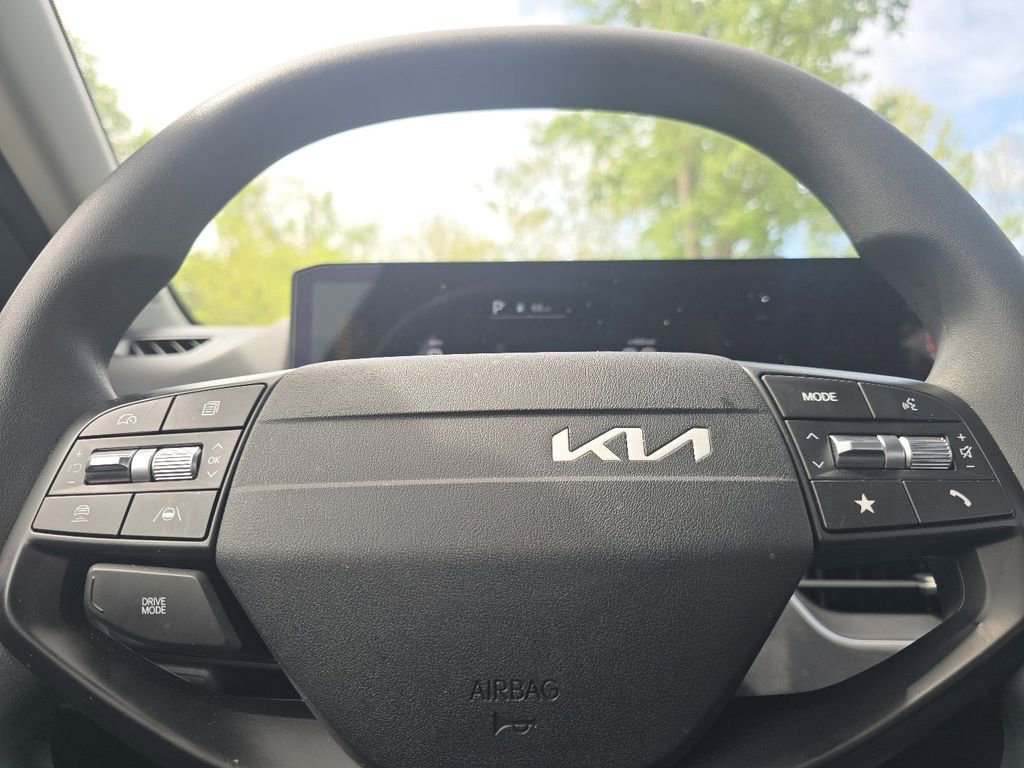Certified 2025 Kia K4 FWD image 27