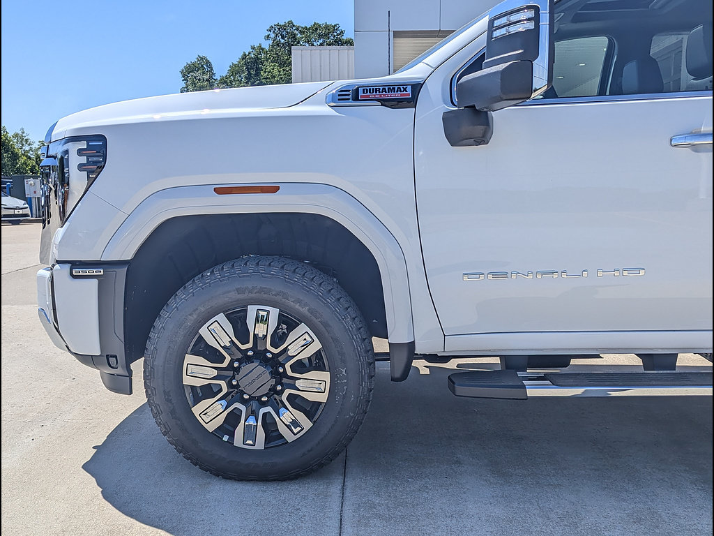 New 2026 GMC Sierra 3500 Denali w/ Denali Reserve Package AWD/4WD image 10