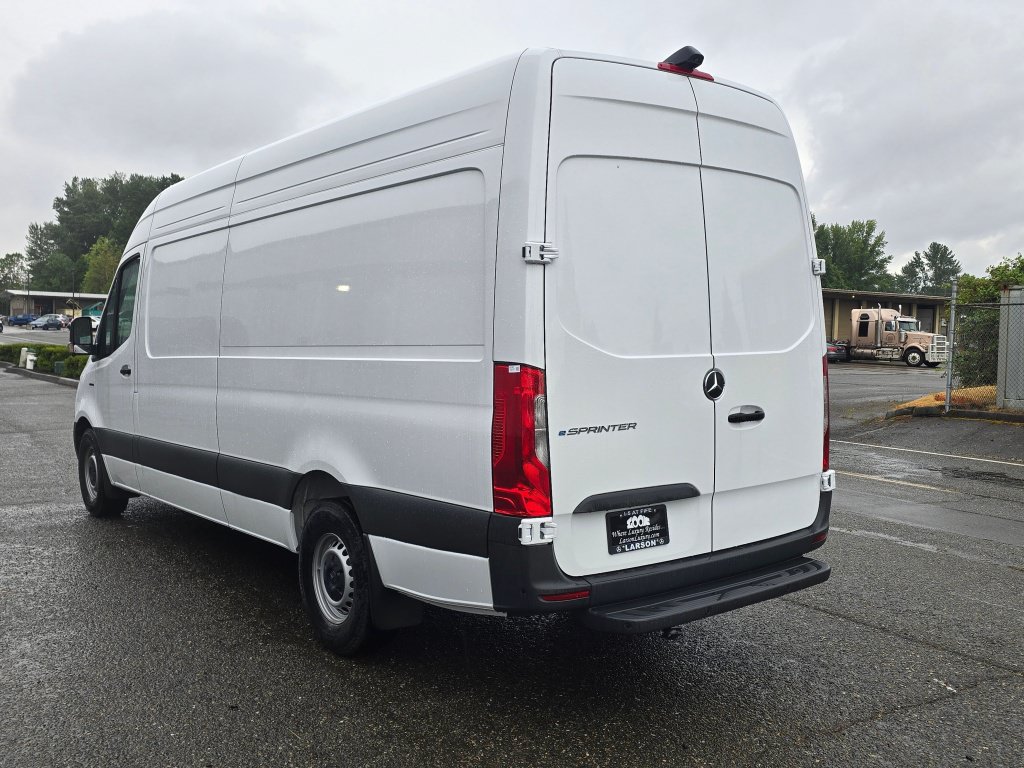 New 2025 Mercedes-Benz eSprinter 170 Cargo image 4