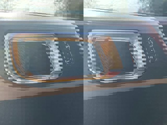 Used 2023 Ford Bronco Wildtrak image 16