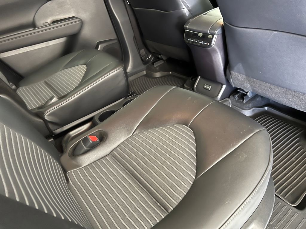 Certified 2025 Toyota Highlander XSE image 21