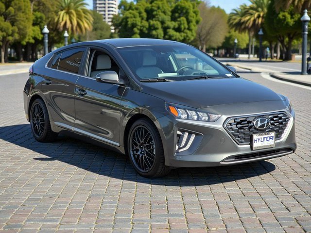 Used 2022 Hyundai Ioniq SEL image 4