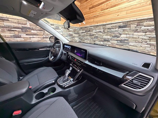 Used 2024 Kia Seltos S AWD/4WD image 9