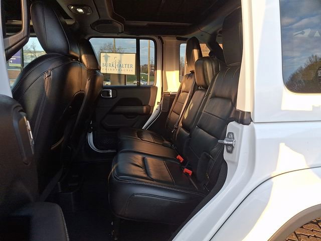 Used 2018 Jeep Wrangler Unlimited Sahara image 10