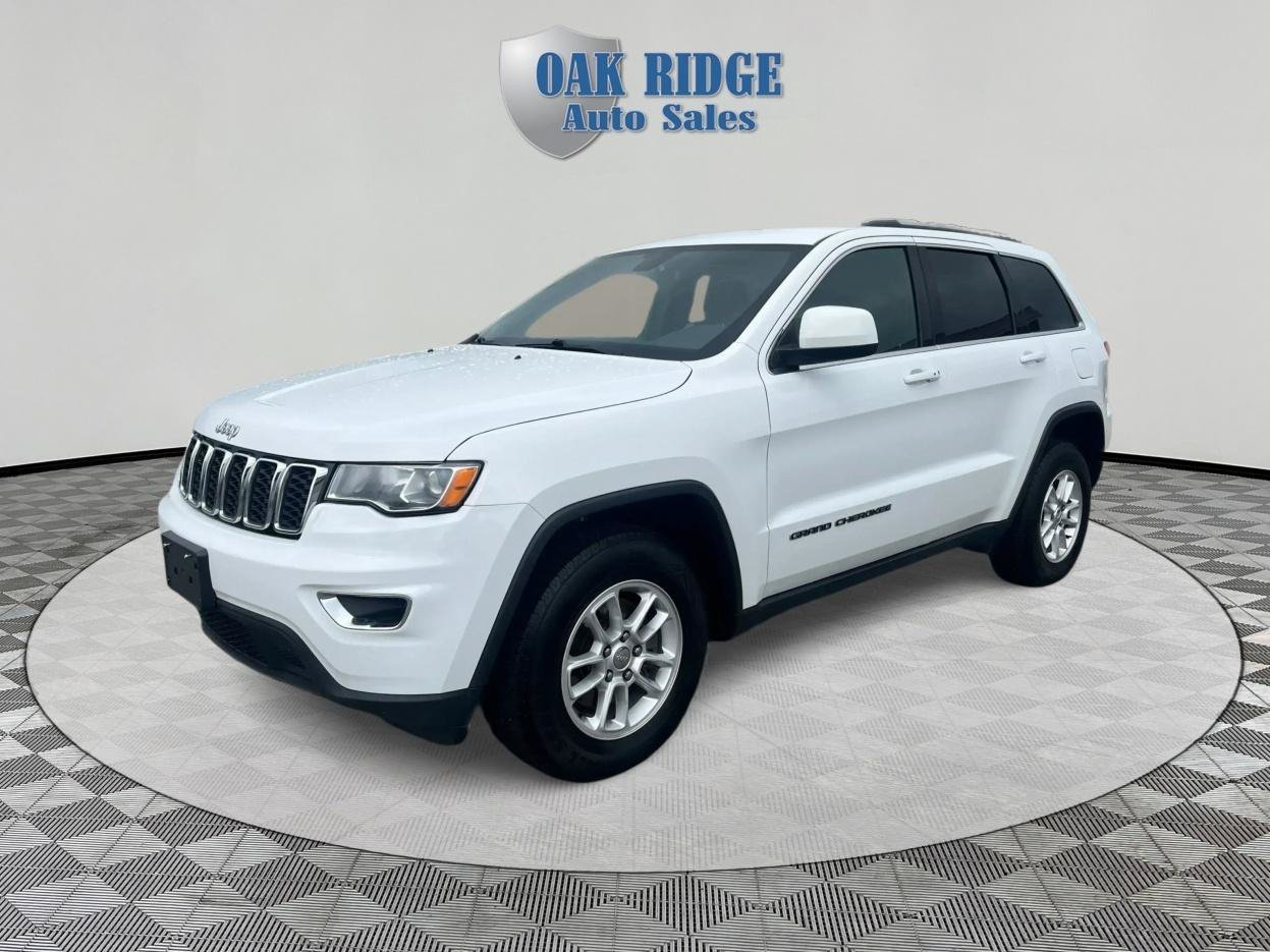 Used 2018 Jeep Grand Cherokee Laredo AWD/4WD image 1
