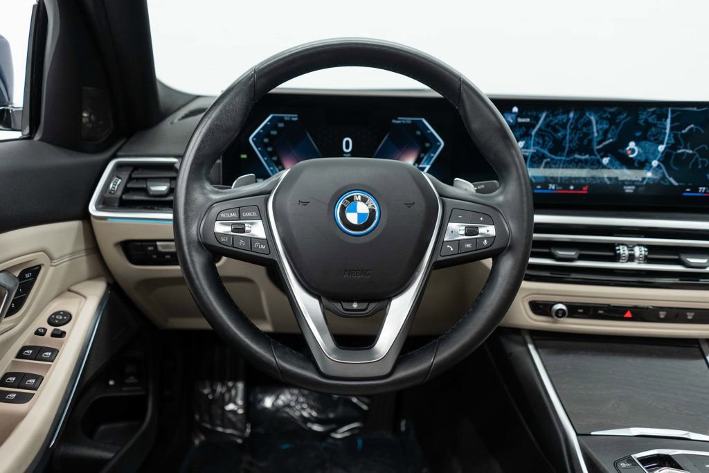 Used 2023 BMW 330e xDrive w/ Premium Package image 16