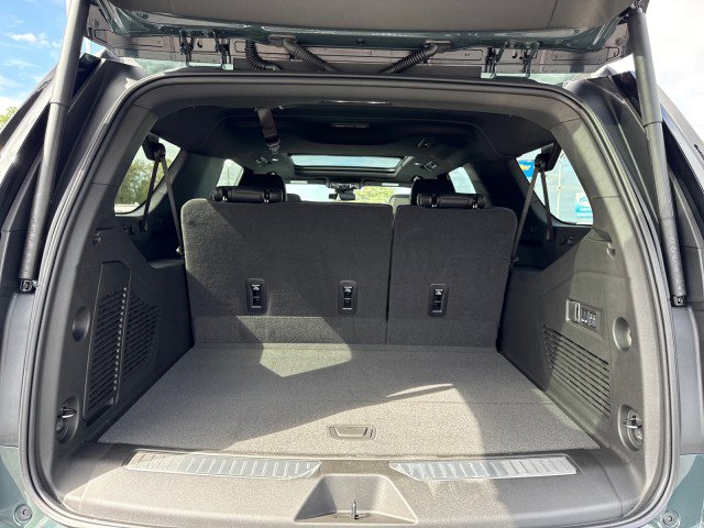 New 2026 Chevrolet Suburban RST image 18