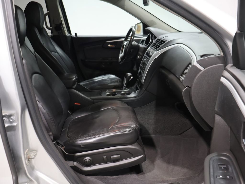 Used 2012 Chevrolet Traverse LT image 23