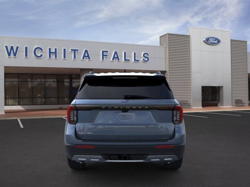 New 2026 Ford Explorer Active RWD image 5